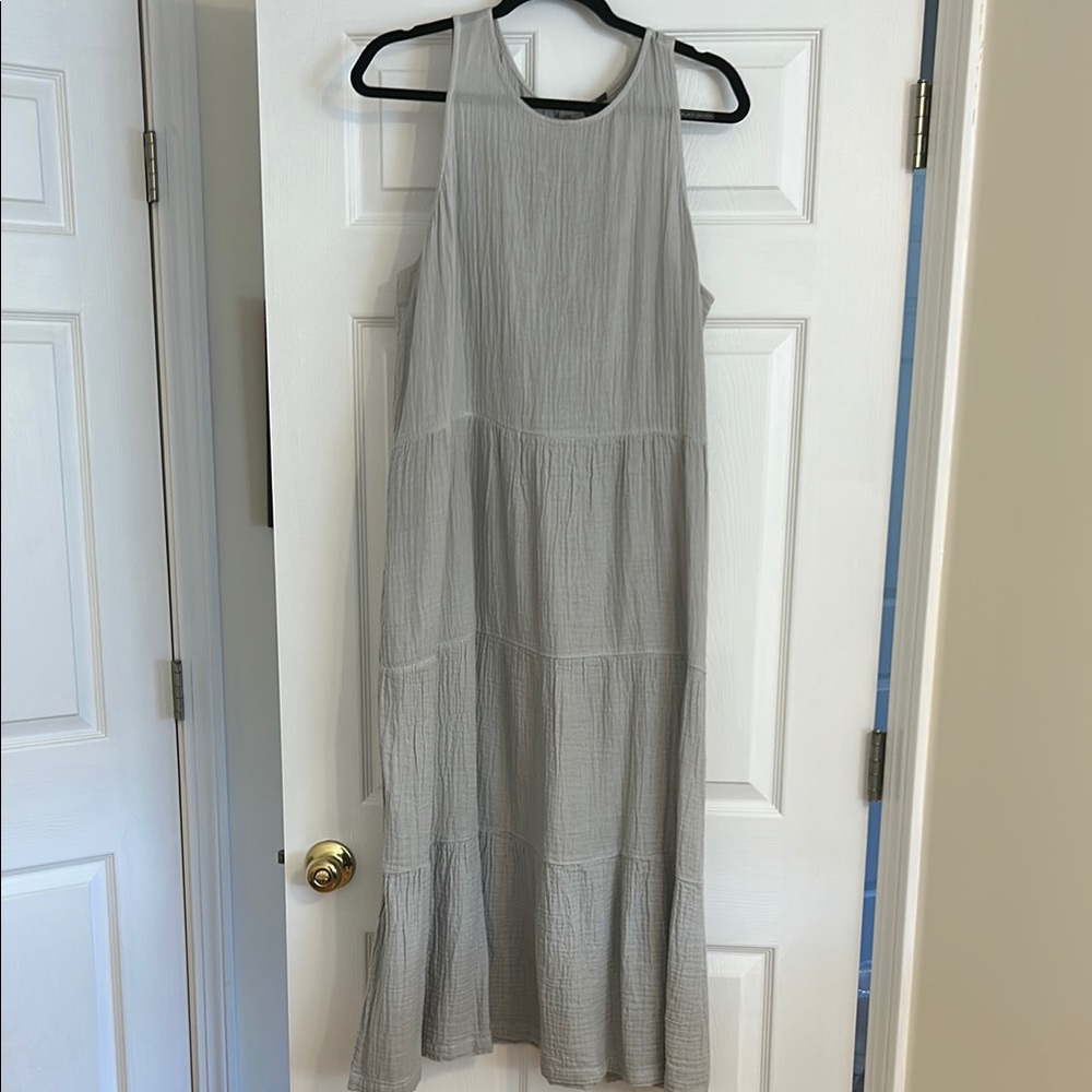 Elegant Gray Sleeveless Dress